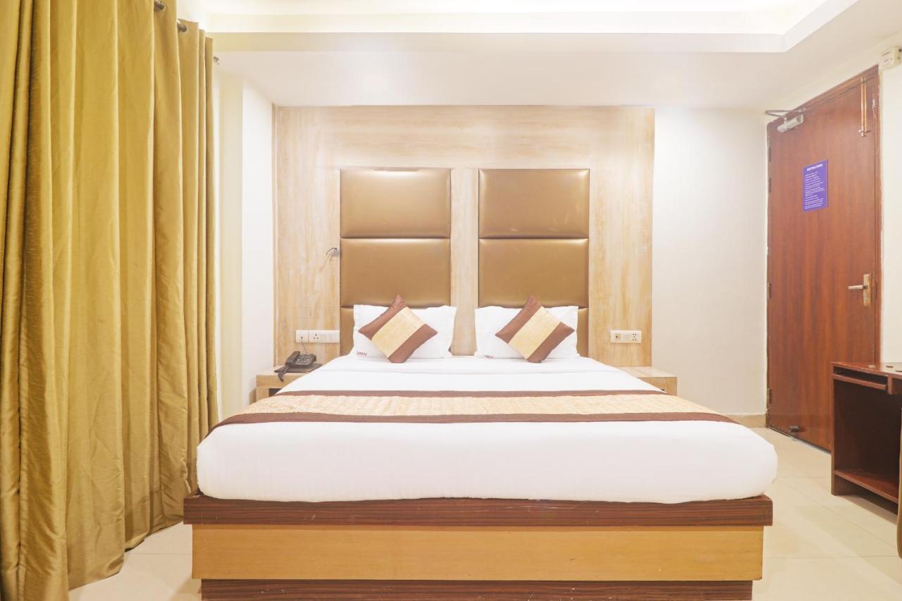 Hotel Sizzling Starr Нью-Дели Экстерьер фото
