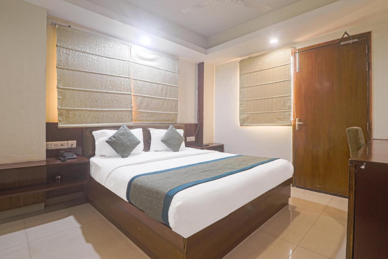 Hotel Sizzling Starr Нью-Дели Экстерьер фото