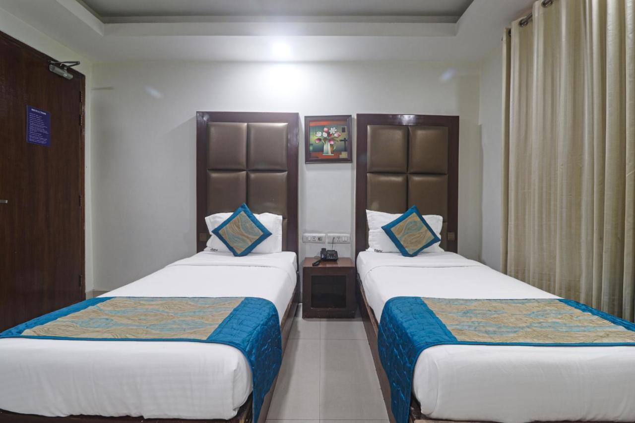Hotel Sizzling Starr Нью-Дели Экстерьер фото