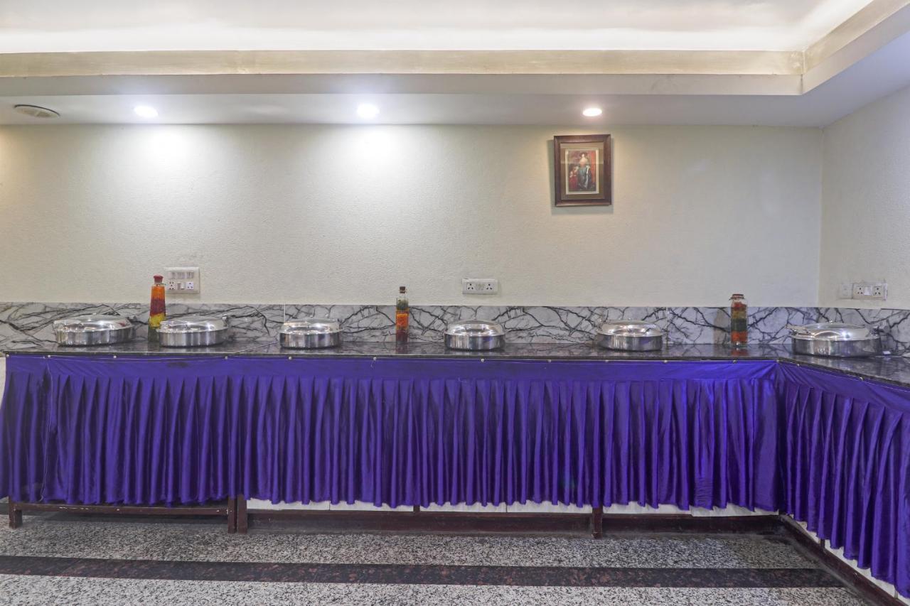 Hotel Sizzling Starr Нью-Дели Экстерьер фото