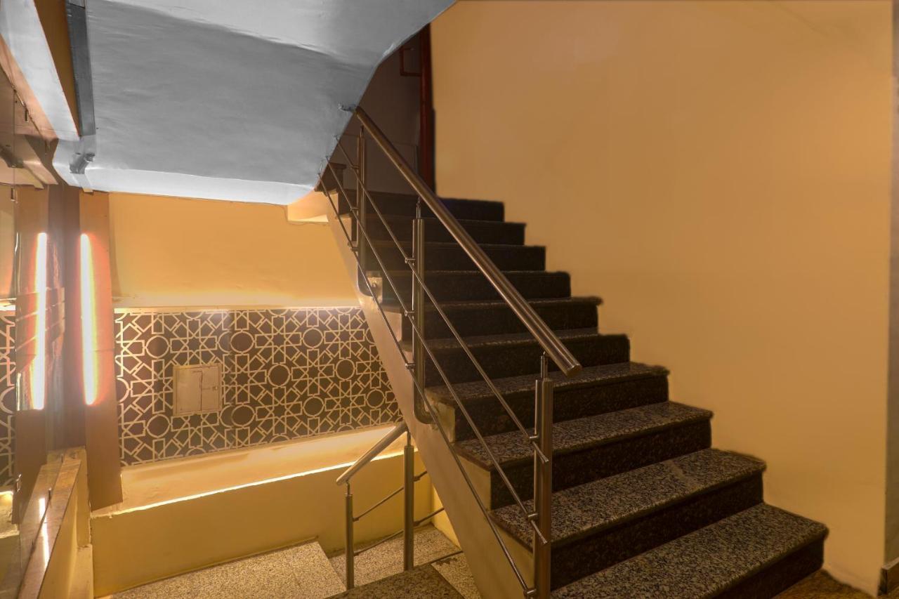 Hotel Sizzling Starr Нью-Дели Экстерьер фото