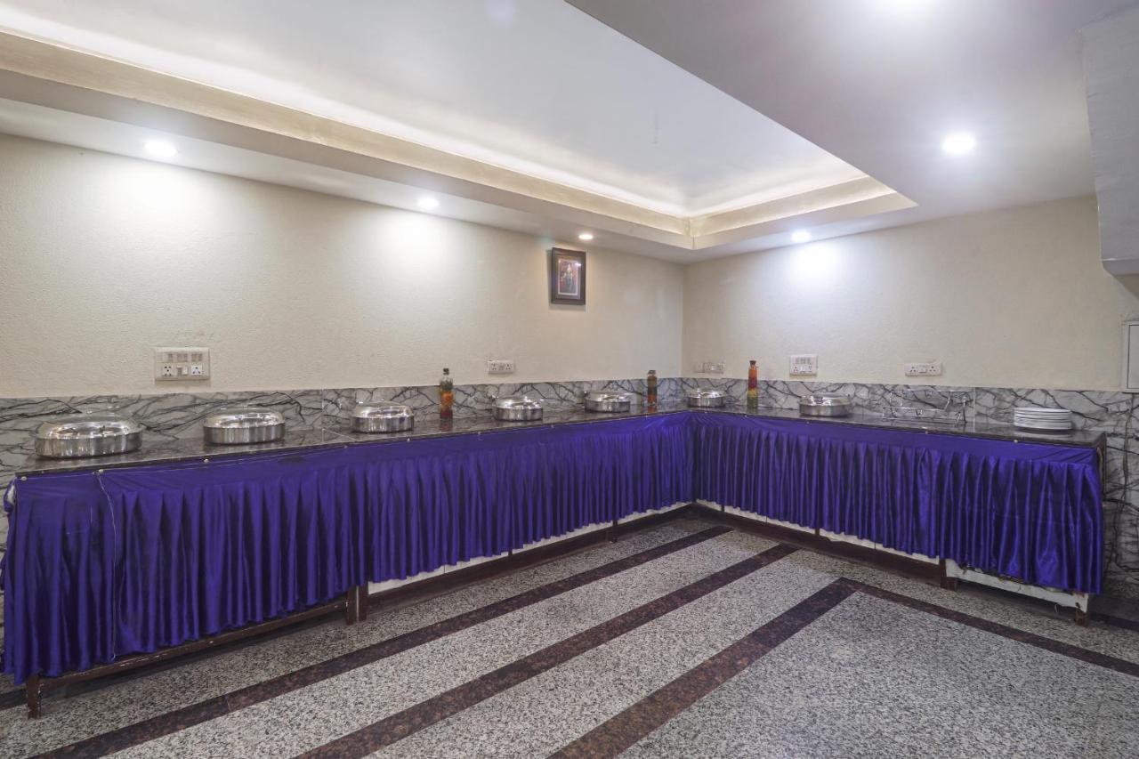Hotel Sizzling Starr Нью-Дели Экстерьер фото