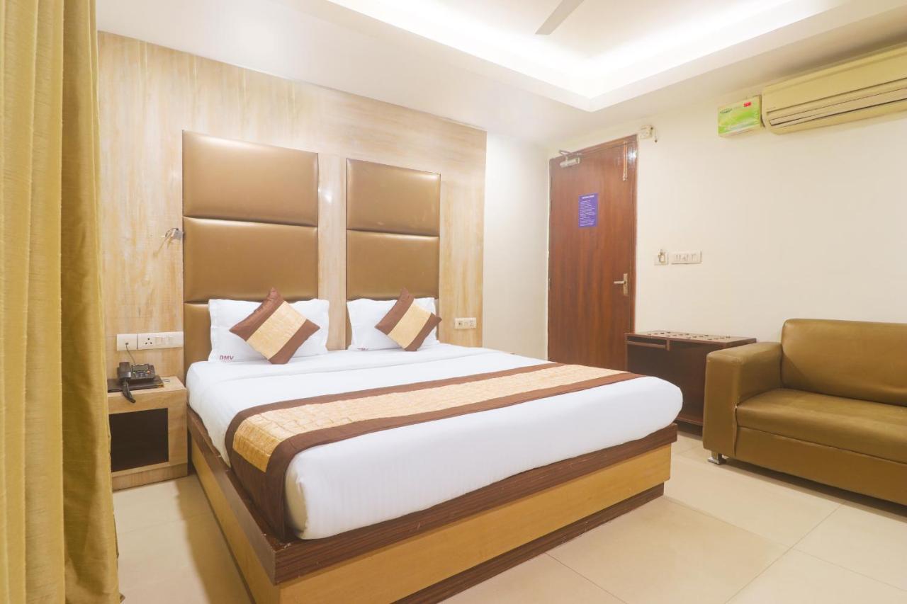 Hotel Sizzling Starr Нью-Дели Экстерьер фото