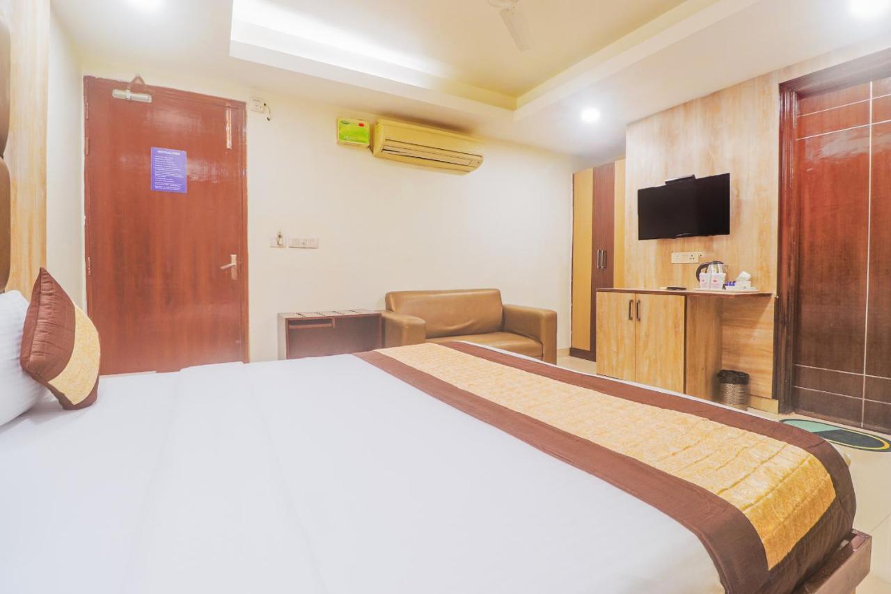 Hotel Sizzling Starr Нью-Дели Экстерьер фото