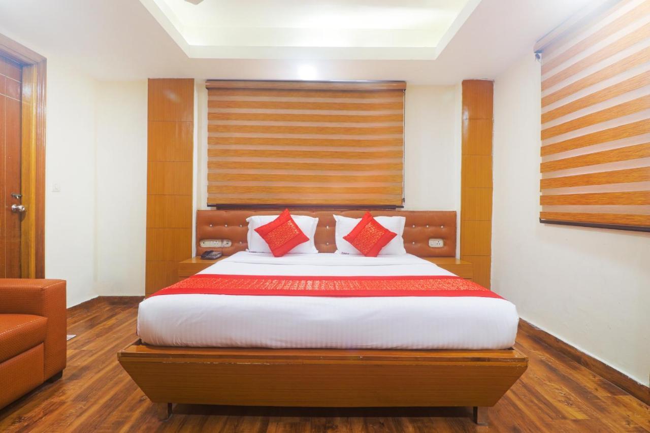 Hotel Sizzling Starr Нью-Дели Экстерьер фото