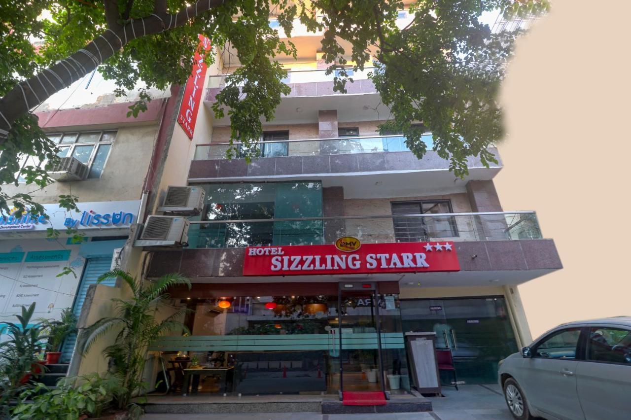 Hotel Sizzling Starr Нью-Дели Экстерьер фото