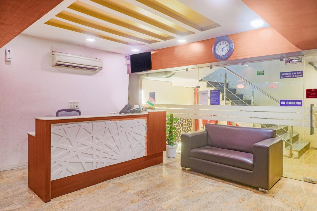 Hotel Sizzling Starr Нью-Дели Экстерьер фото